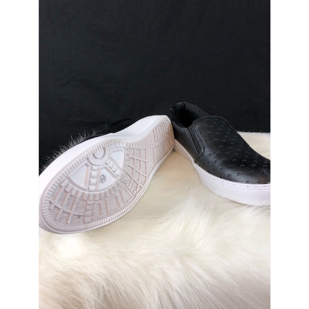 NWOT slide on shoes - Picture 2 of 4